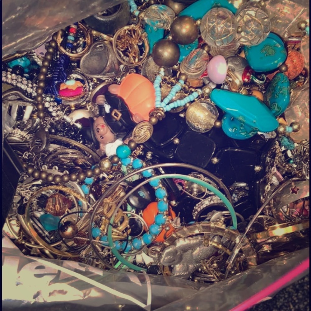 2 gallon bags of crafting jewelry